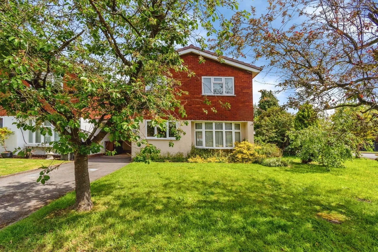 4 bed house for sale — St. Lukes Close, Cannock, Staffordshire, WS11