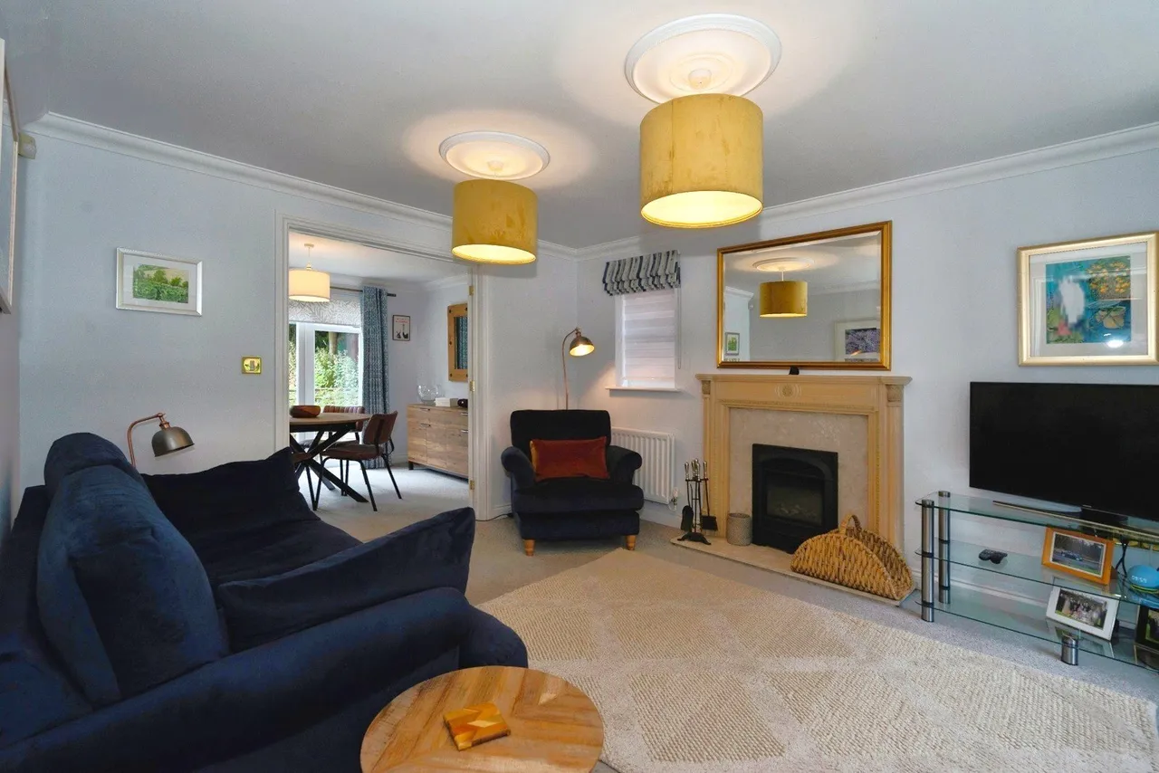 Dean Way, Storrington, RH20, photo 2