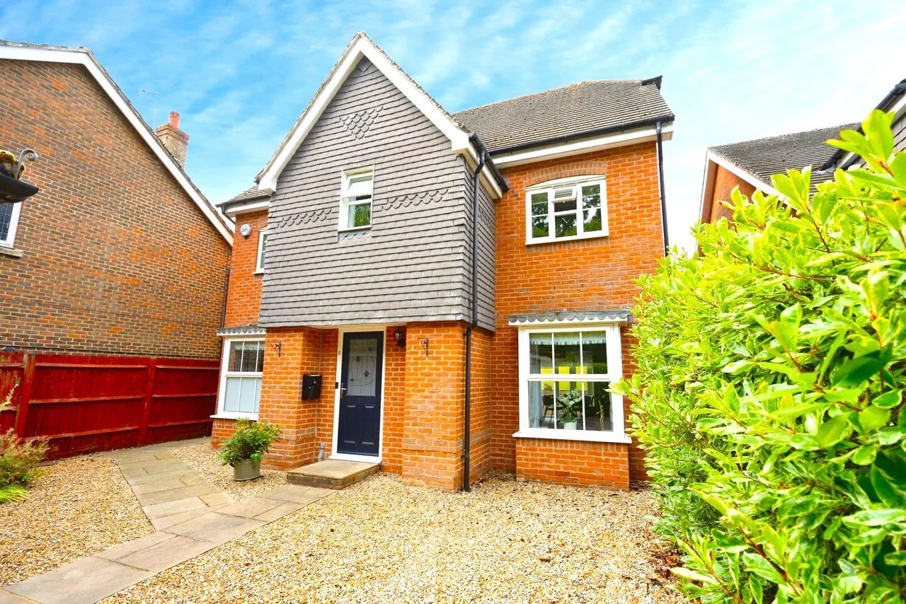 4 bed house for sale, Dean Way, Storrington, RH20