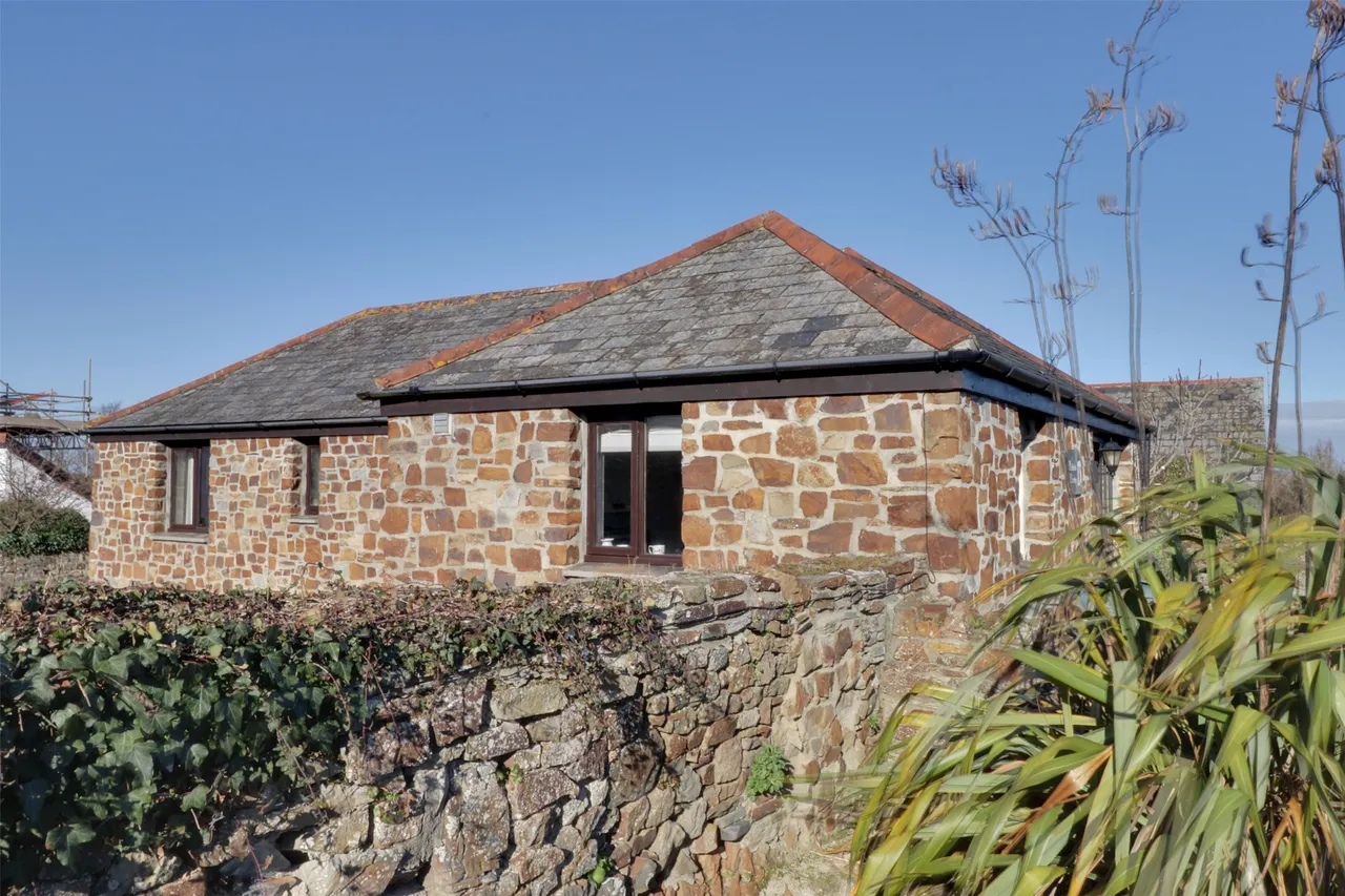 Medlands Mowhay, Woolstone Manor Farm, EX23, photo 7