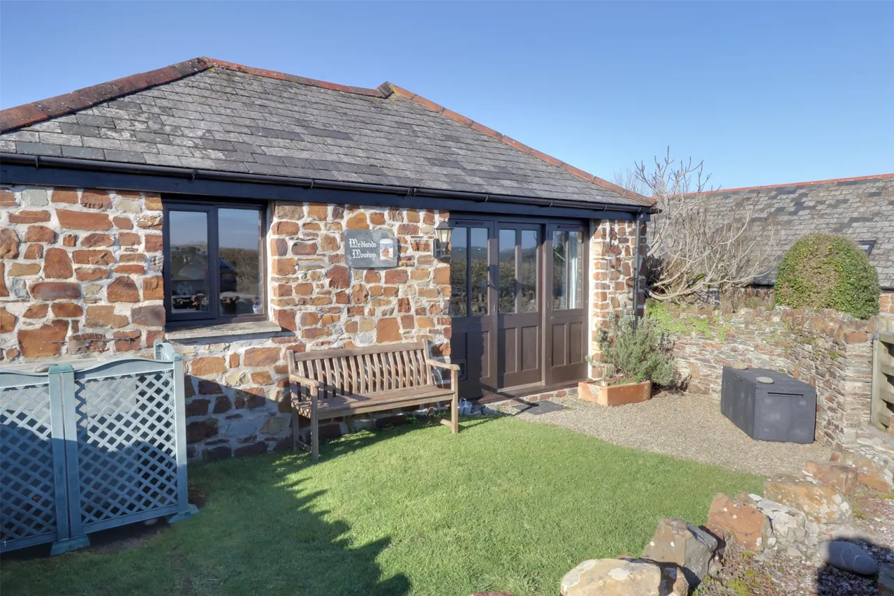 Medlands Mowhay, Woolstone Manor Farm, EX23, photo 2