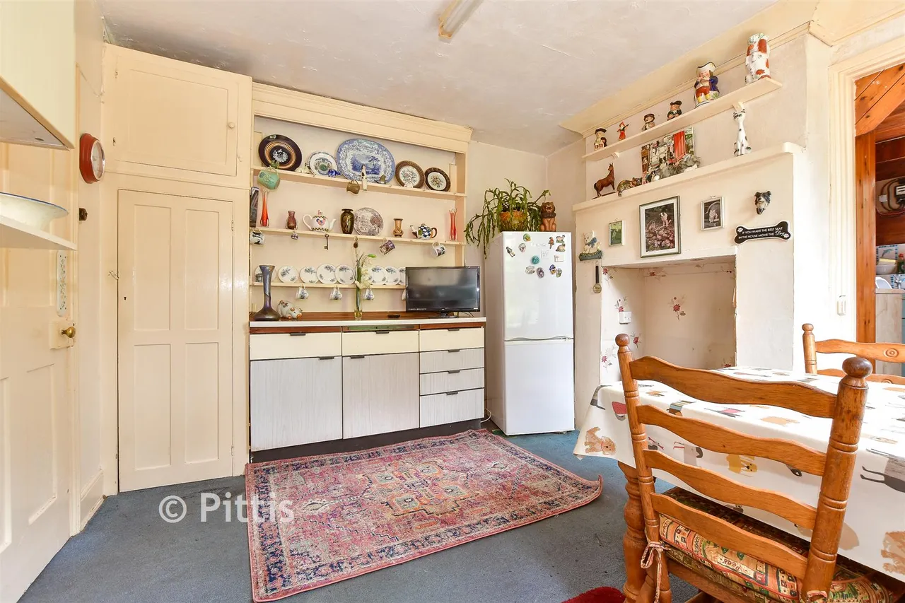 York Road, Totland Bay, PO39, photo 7