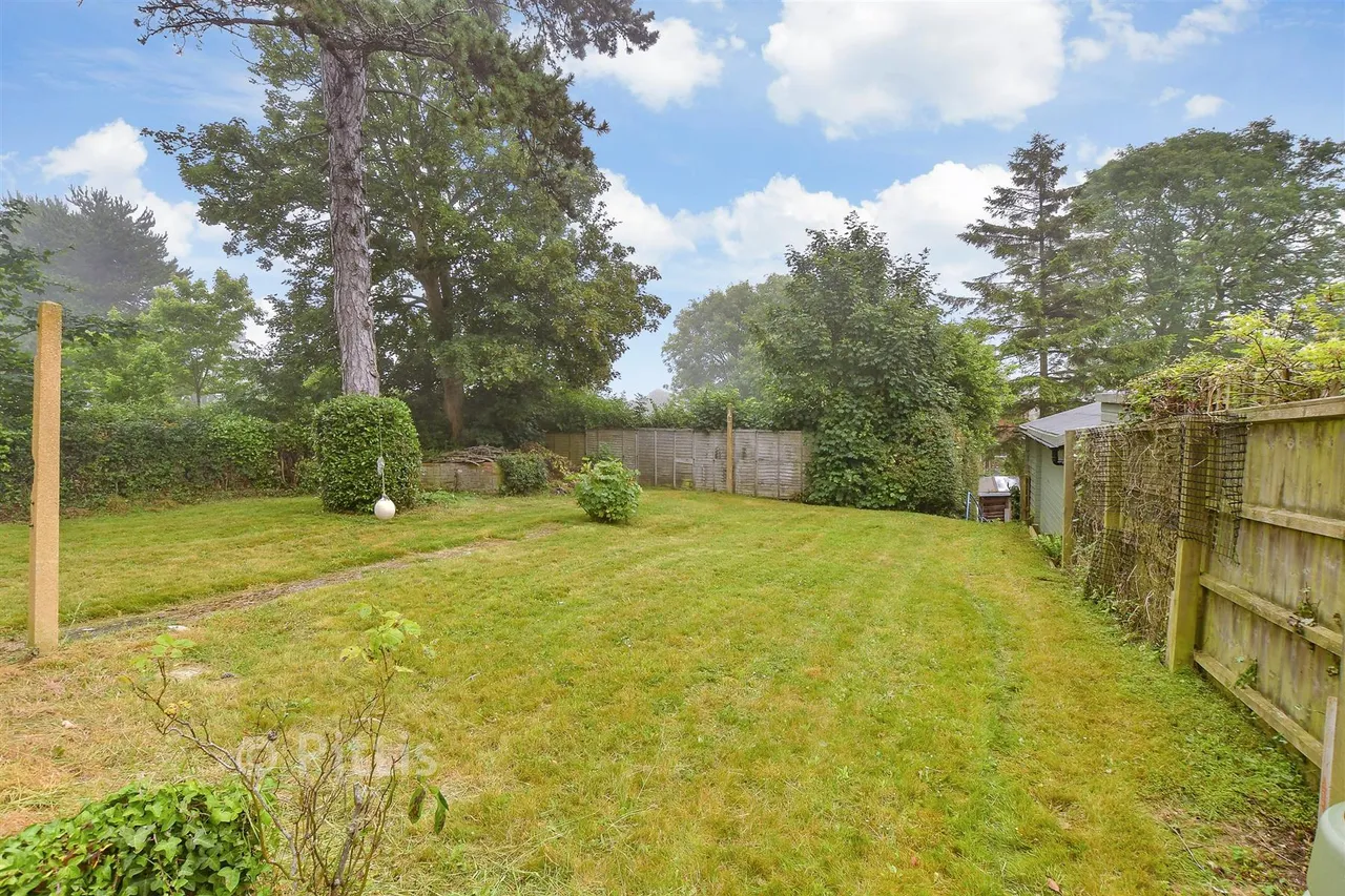 York Road, Totland Bay, PO39, photo 12