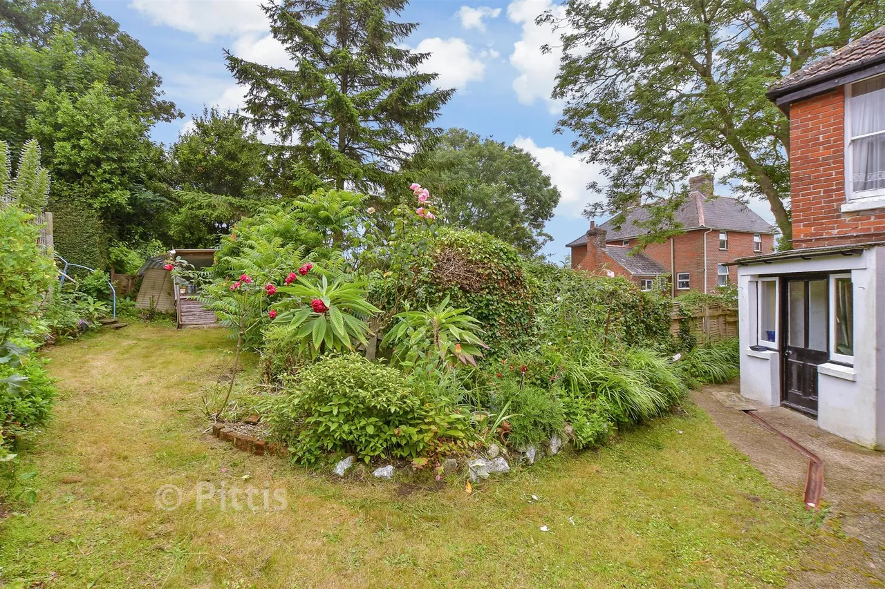 York Road, Totland Bay, PO39, photo 11