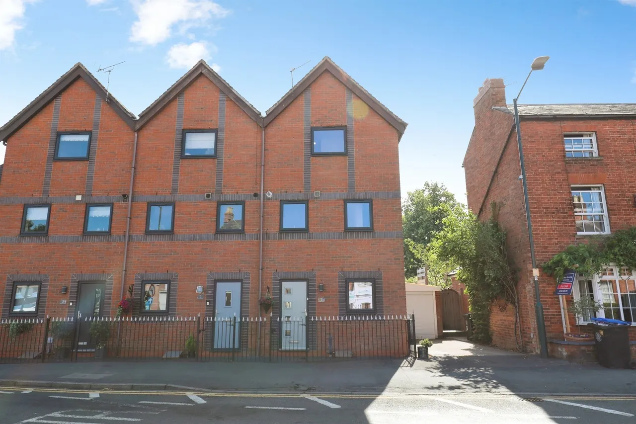 2 bed house for sale — Thorpe Mews, Wellesbourne, Warwick