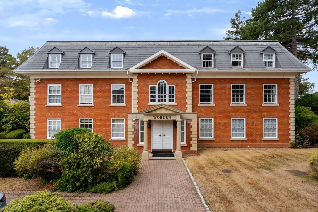 3 bed flat for sale — Cross Road, Sunningdale, Berkshire, SL5 9RU