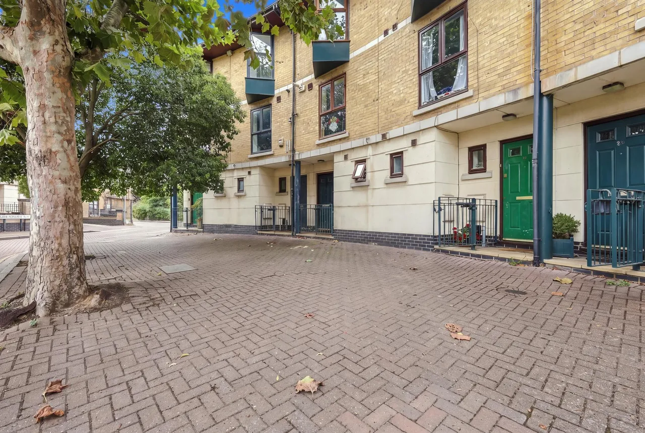 Gatcombe Road, Silvertown, E16, photo 19