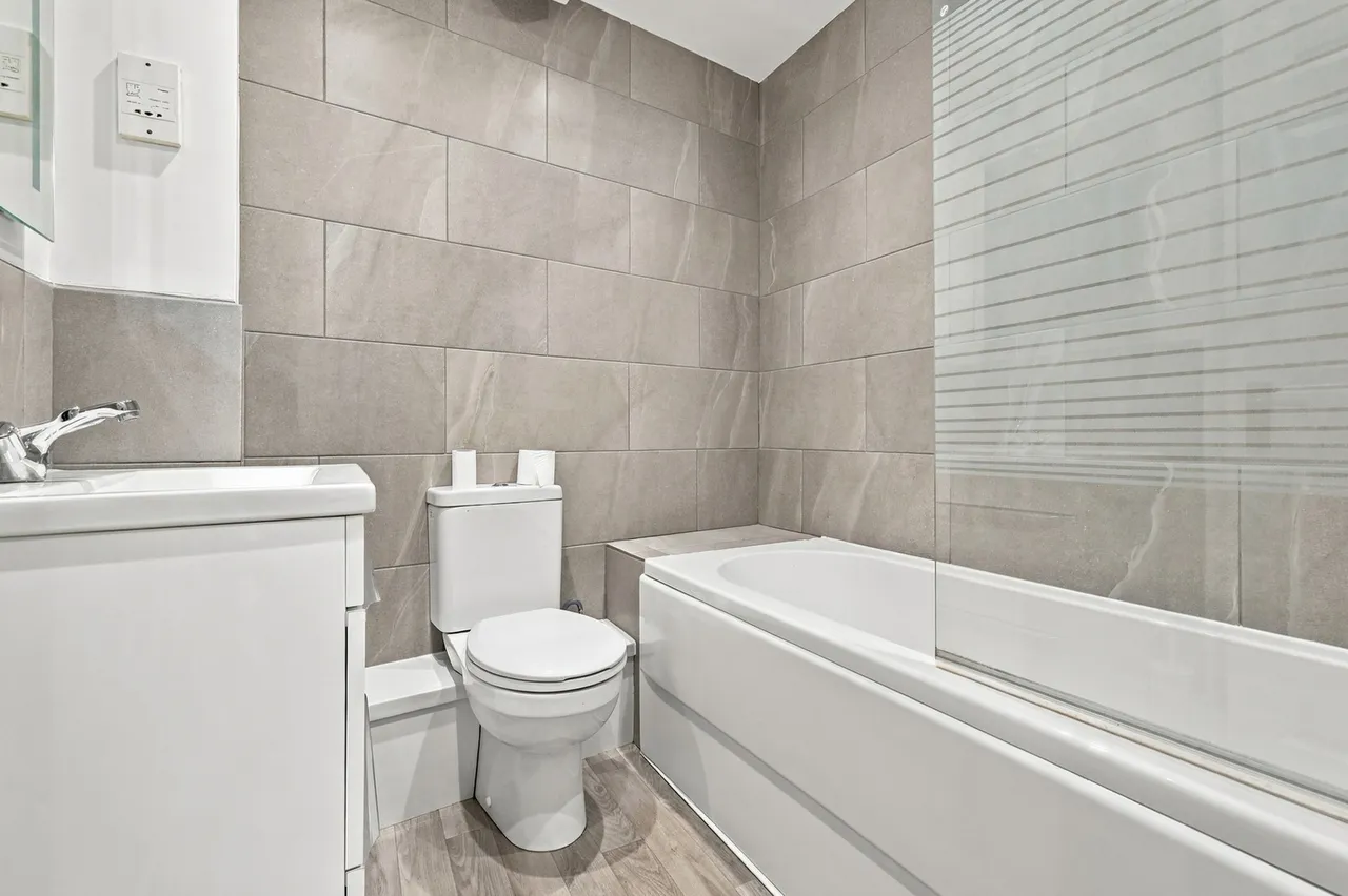 Gatcombe Road, Silvertown, E16, photo 14