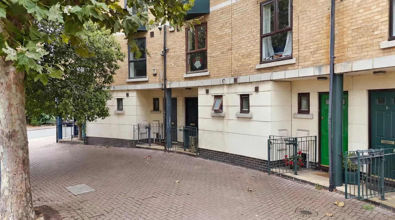 Gatcombe Road, Silvertown, E16, photo 5