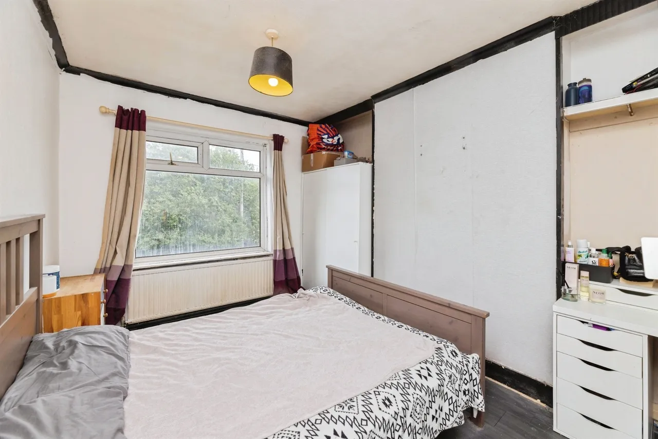 Dovesdale Grove, Bradford, photo 7