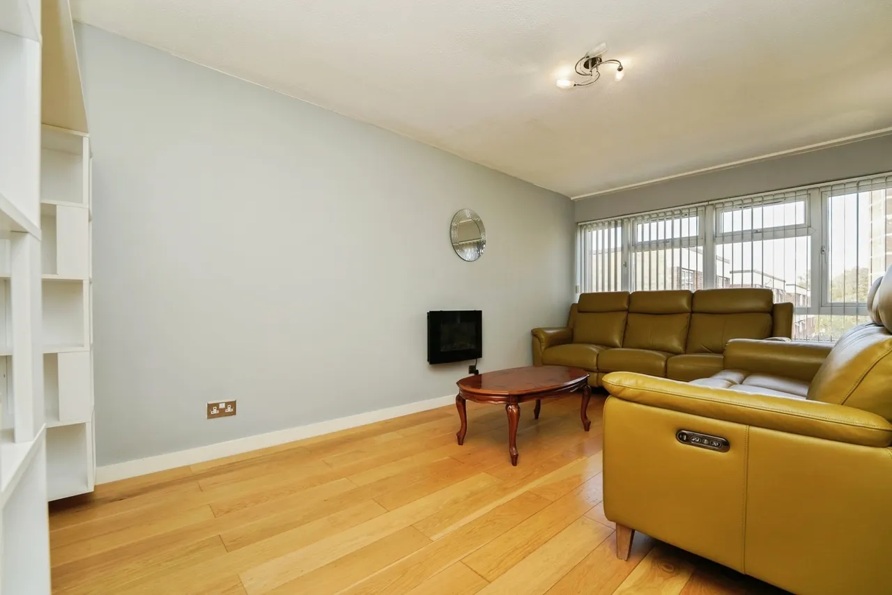 Columbia Close, Gloucester, Gloucestershire, GL1, photo 3