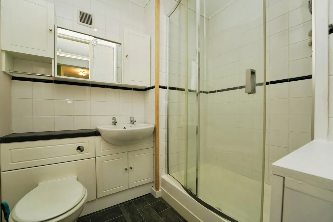 Columbia Close, Gloucester, Gloucestershire, GL1, photo 5