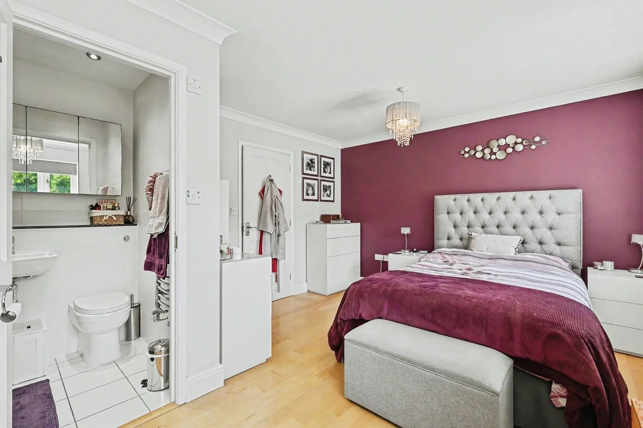 High Street, Hardingstone, NN4, photo 12