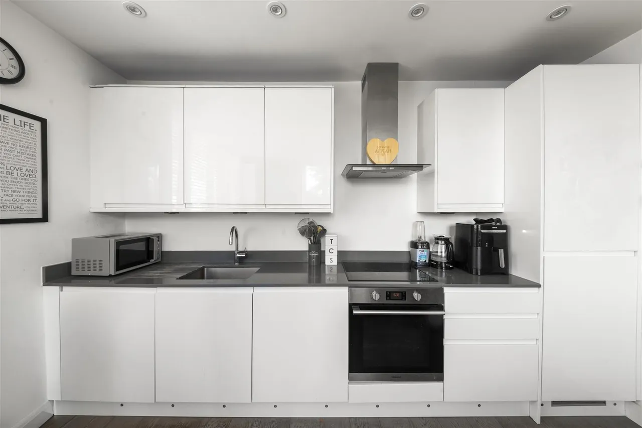 Madison Court, Uxbridge, photo 10