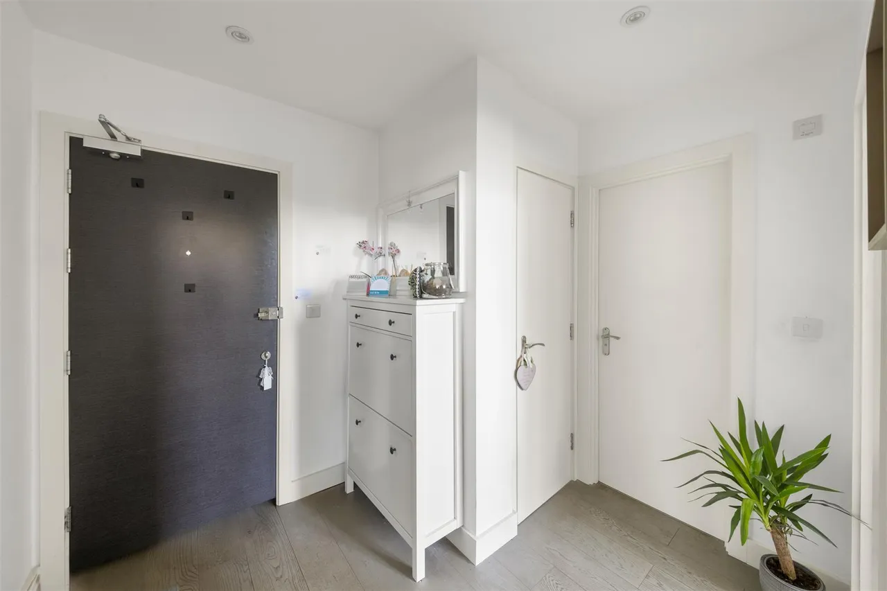 Madison Court, Uxbridge, photo 8