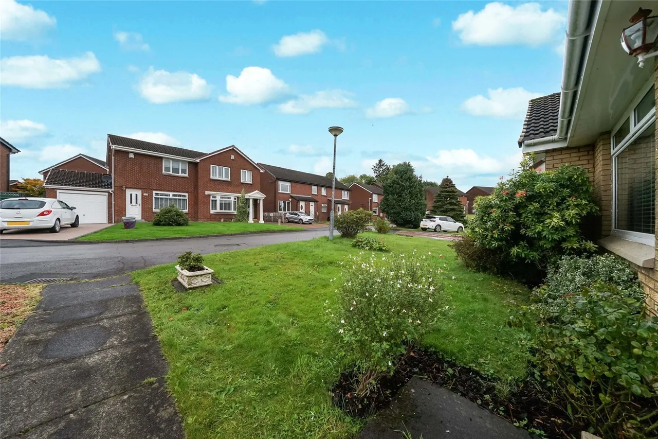 Lochview Drive, Hogganfield, G33, photo 13