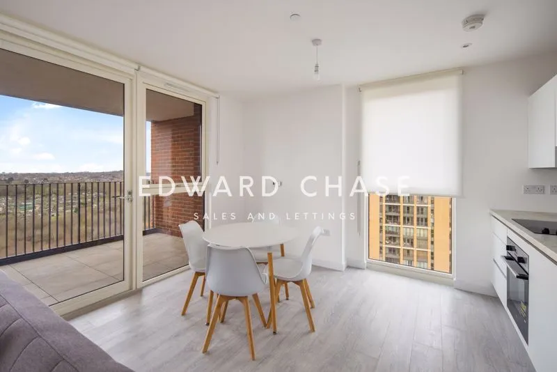 Shearwater Drive, London, NW9, photo 7