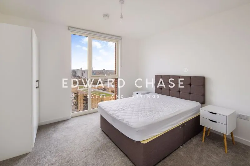 Shearwater Drive, London, NW9, photo 13