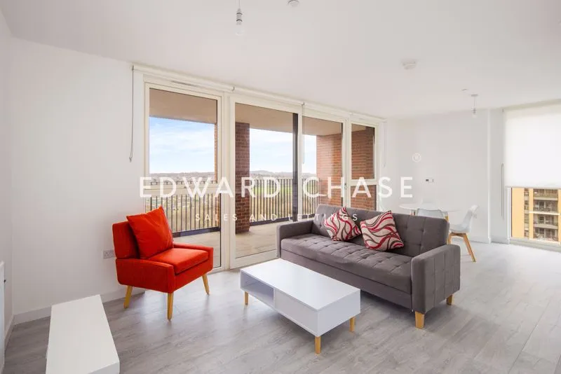 Shearwater Drive, London, NW9, photo 3