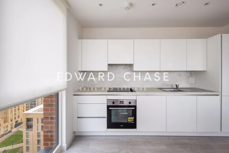 Shearwater Drive, London, NW9, photo 9
