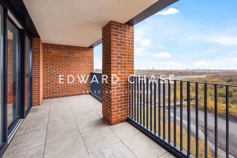 Shearwater Drive, London, NW9, photo 10