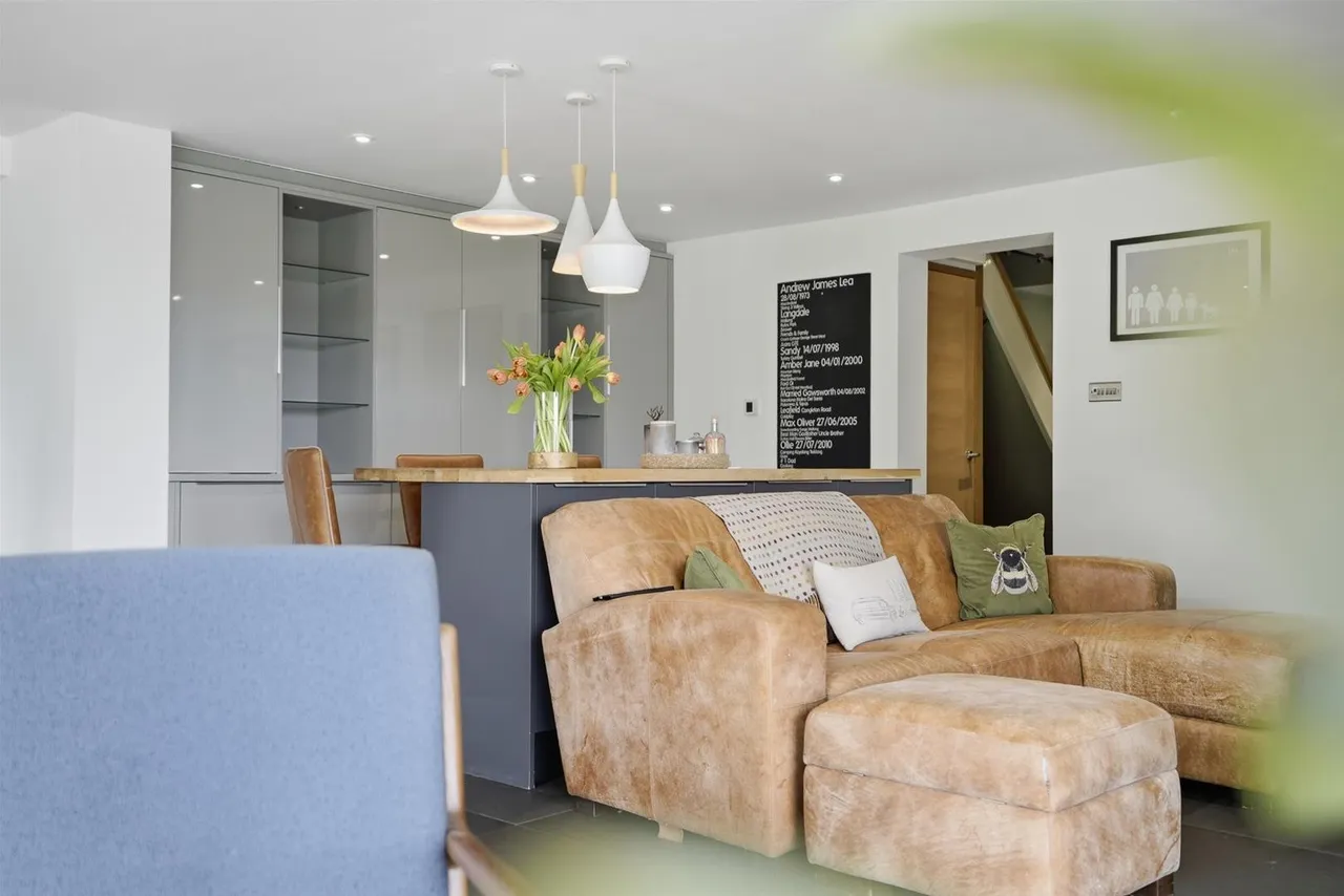 Walker Lane, Sutton, photo 9