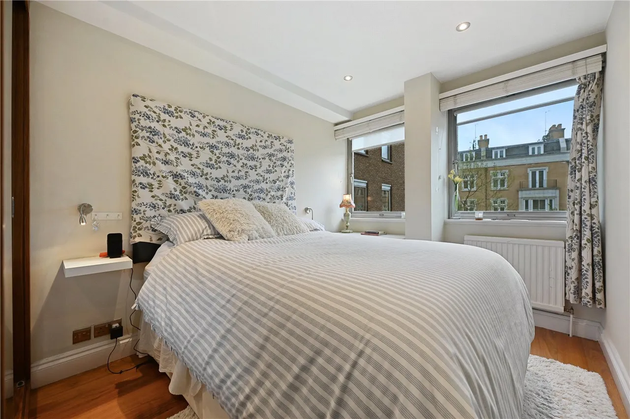 Campden Hill Road, London, W8, photo 4
