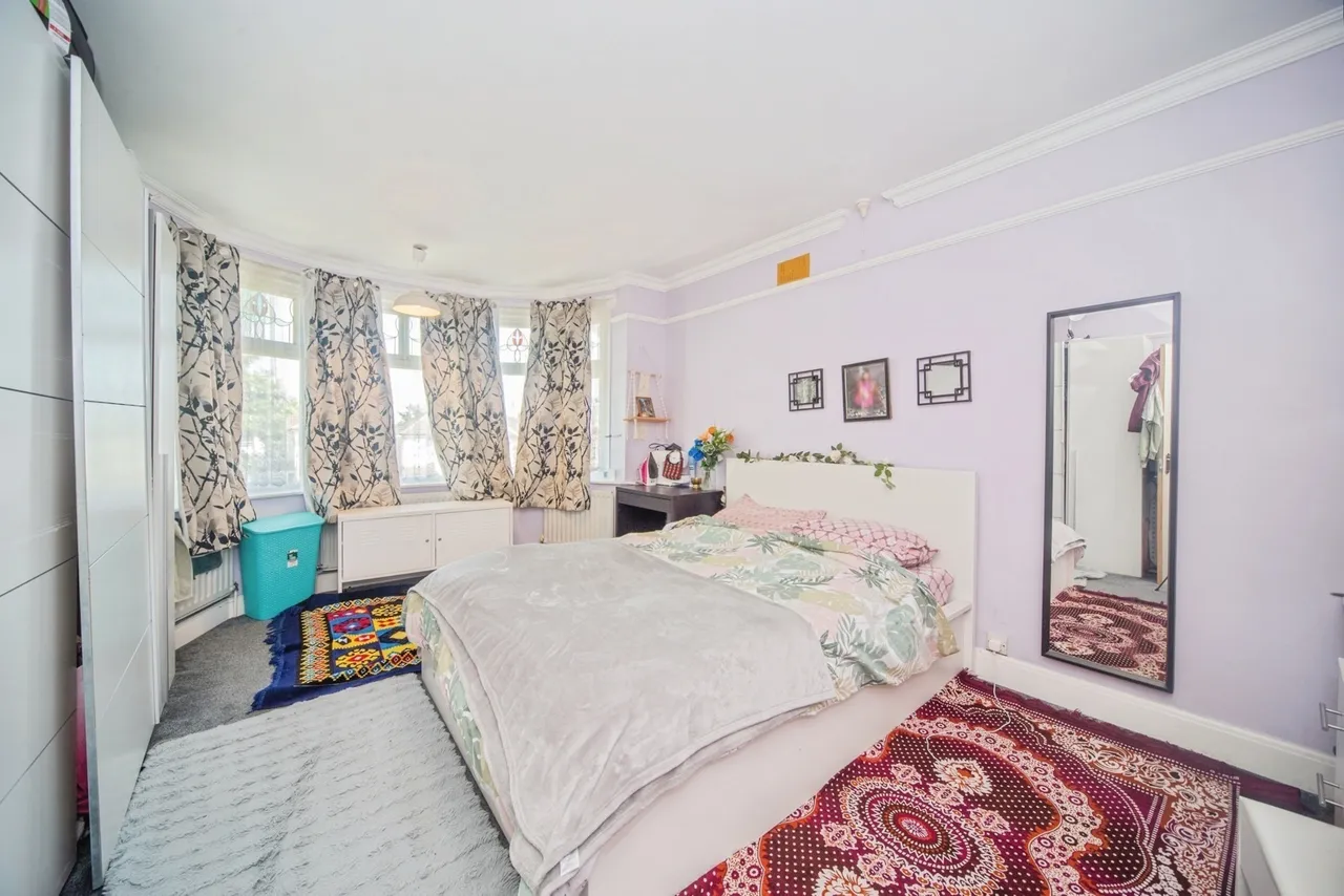 Regents Park Road, Regents Park, SO15, photo 8
