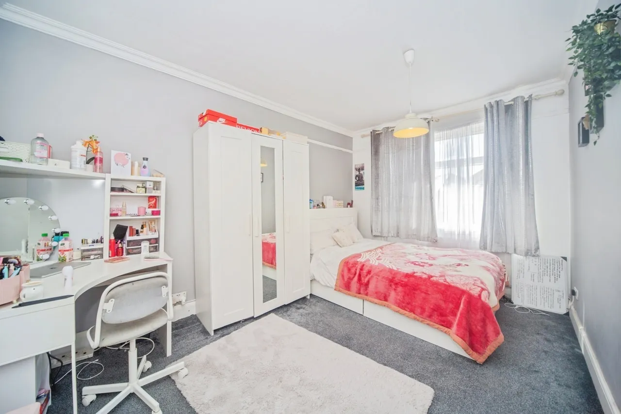 Regents Park Road, Regents Park, SO15, photo 9