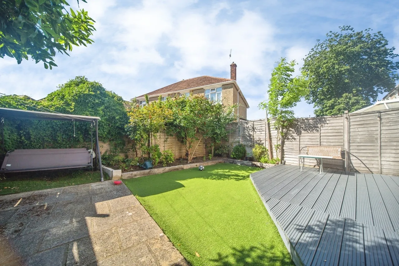 Regents Park Road, Regents Park, SO15, photo 12