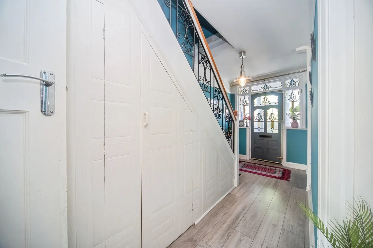 Regents Park Road, Regents Park, SO15, photo 6