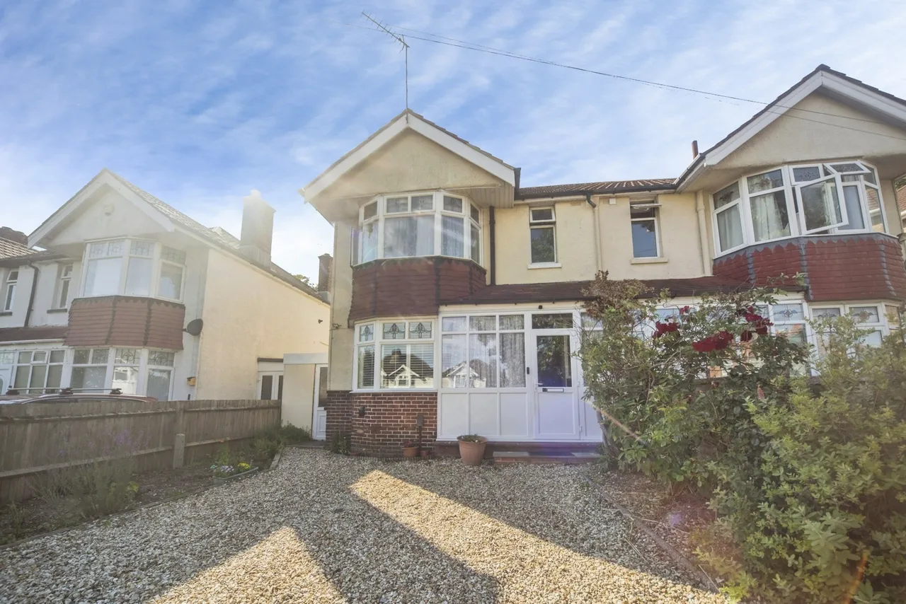 3 bed house for sale, Regents Park Road, Regents Park, SO15