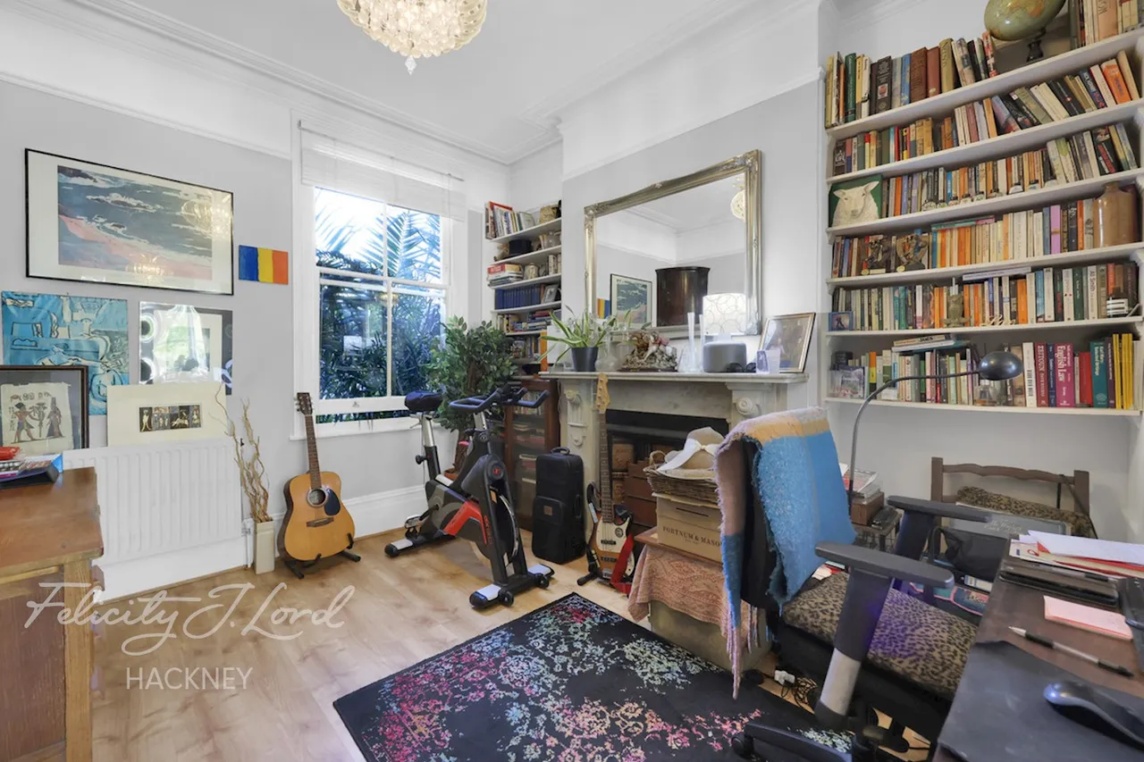 Meynell Crescent, London, E9, photo 18
