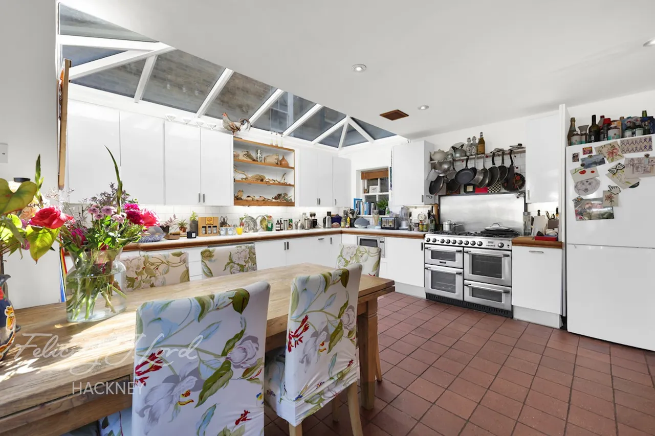 Meynell Crescent, London, E9, photo 6