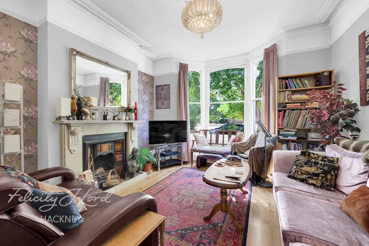 Meynell Crescent, London, E9, photo 2