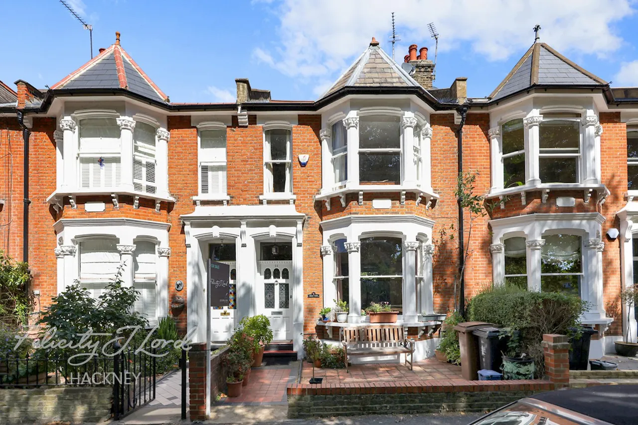 5 bed house for sale, Meynell Crescent, London, E9