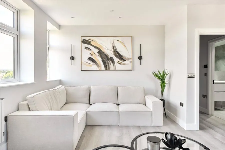2 bed flat for sale, London Road, Cheam, SM3