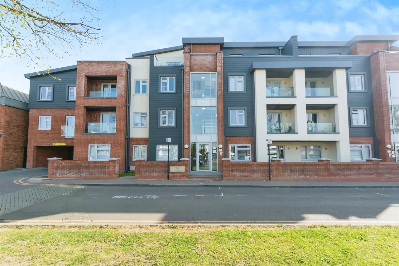 2 bed flat for sale, Stratford Road, Shirley, B90