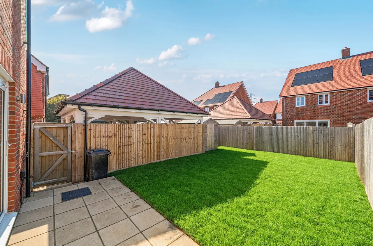 Angmering, BN16, photo 15