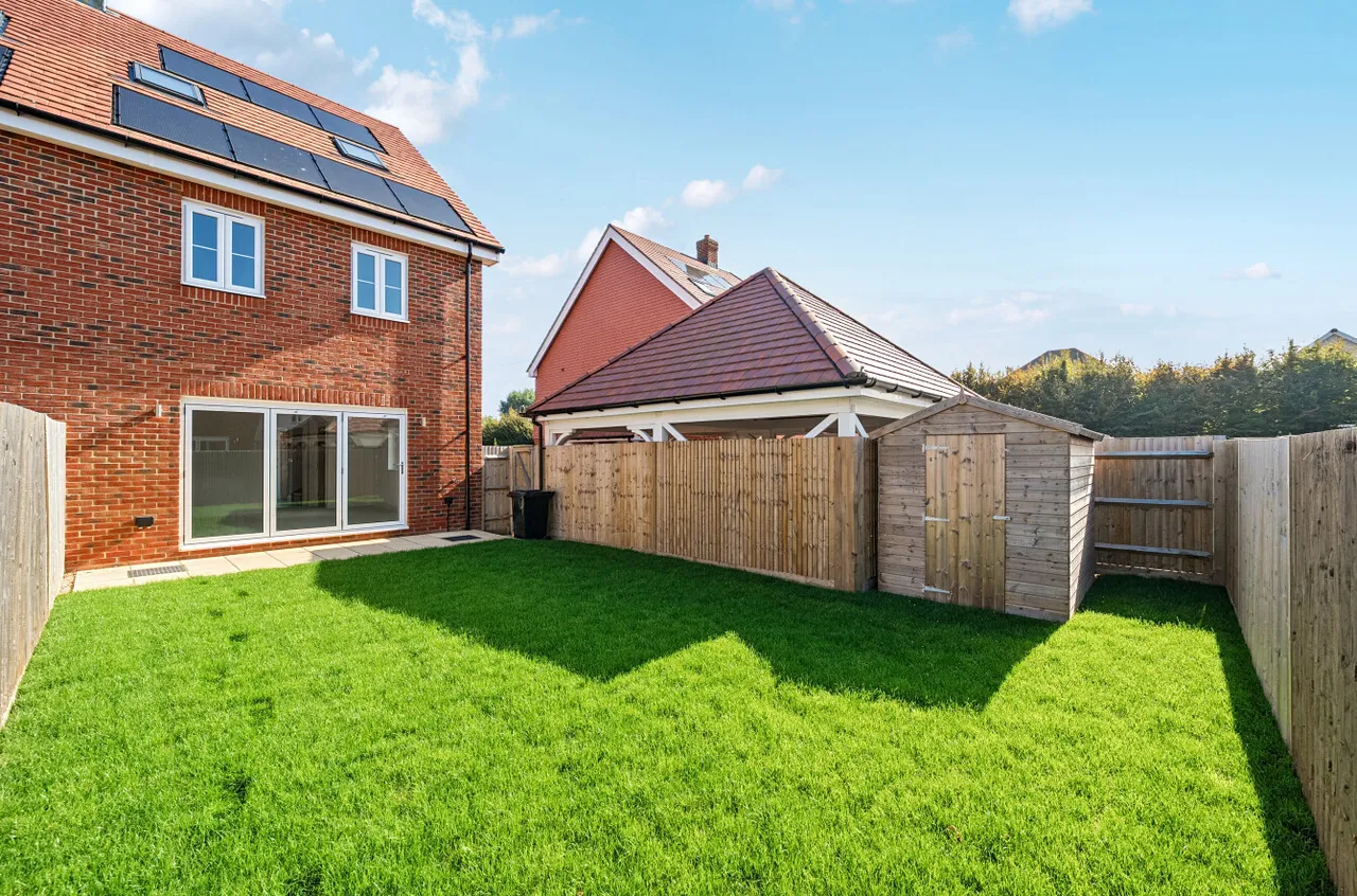 Angmering, BN16, photo 16