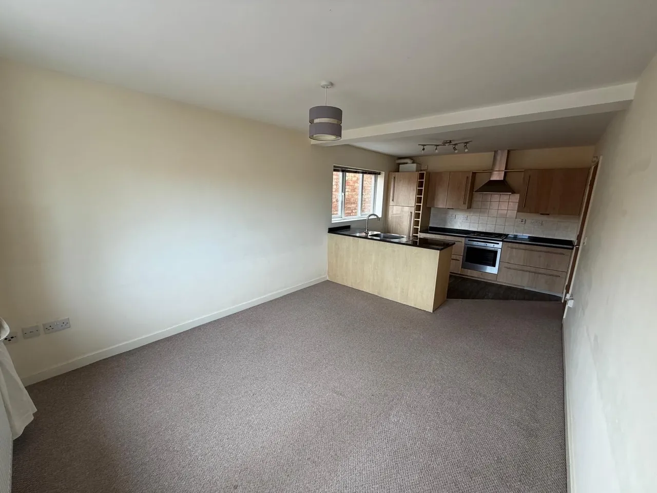 Weedon Road, NORTHAMPTON, photo 3