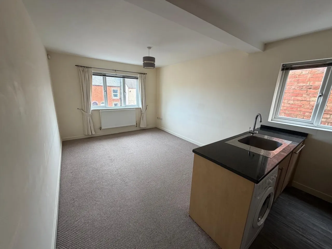 Weedon Road, NORTHAMPTON, photo 4