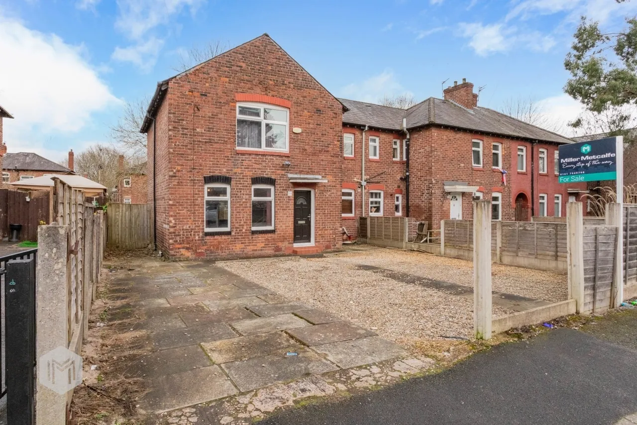 3 bed house for sale — Bradley Avenue, Salford, M7 3RH