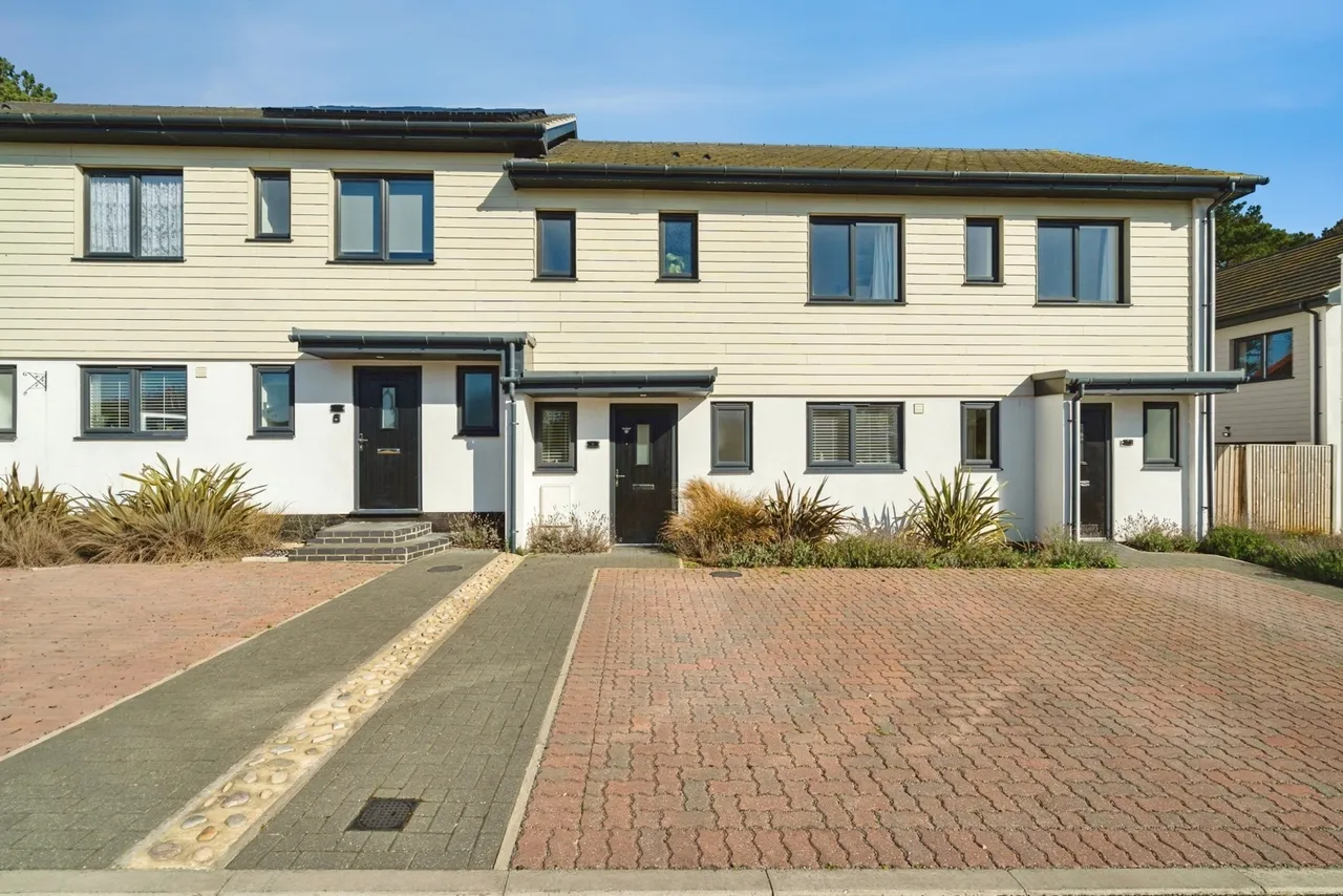 2 bed house for sale — Elm Tree View, Conifer Road, Hemsby, Great Yarmouth, NR29