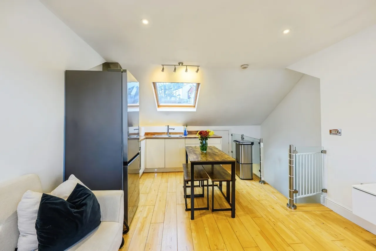 Garlands Road, Redhill, RH1, photo 8