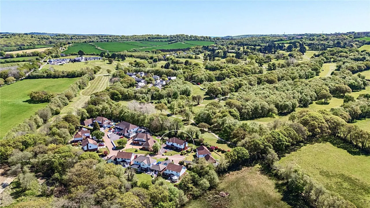 Kirland Bower, Bodmin, Cornwall, PL30 5RA, photo 3