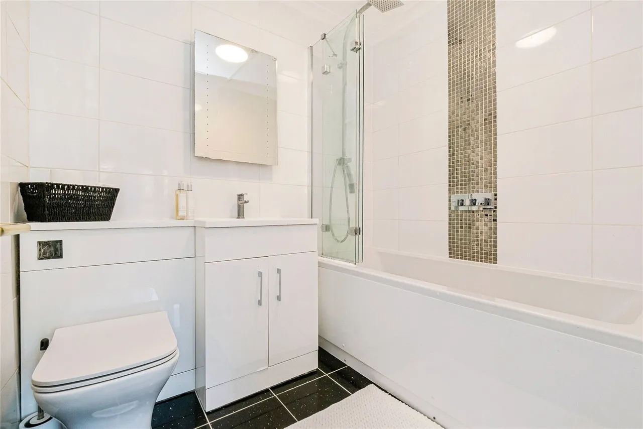 Slewins Close, HORNCHURCH, Essex, RM11, photo 11