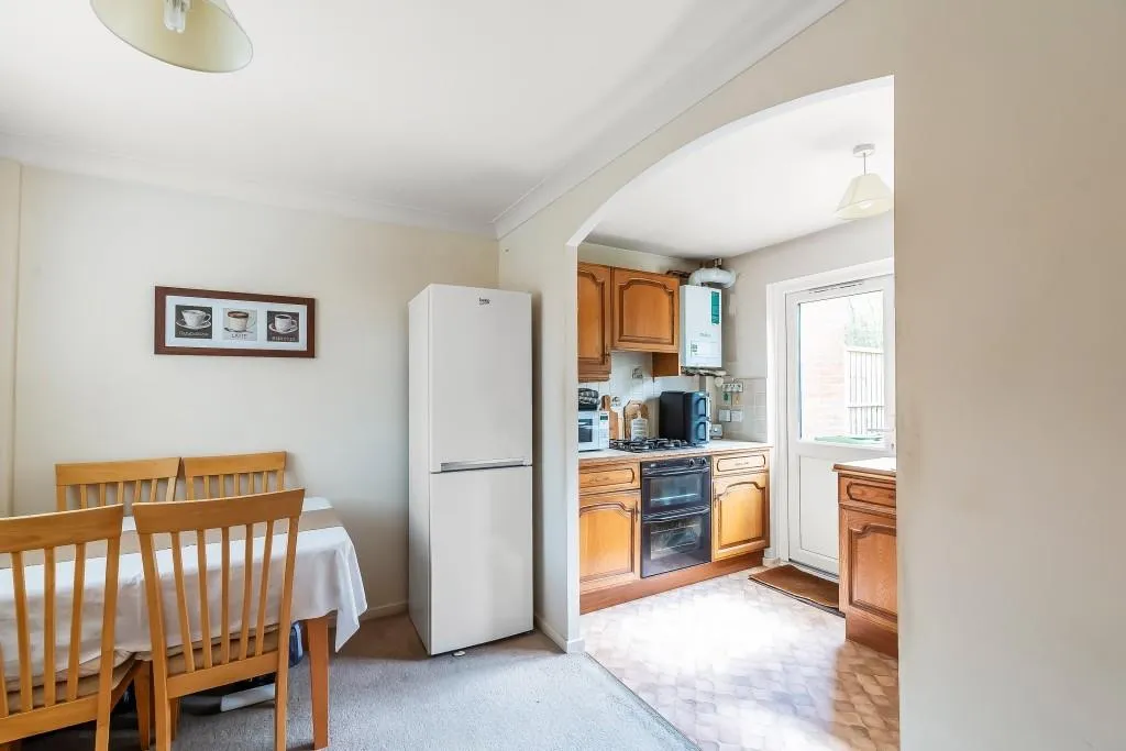 Abinger Close, North Holmwood, RH5, photo 11