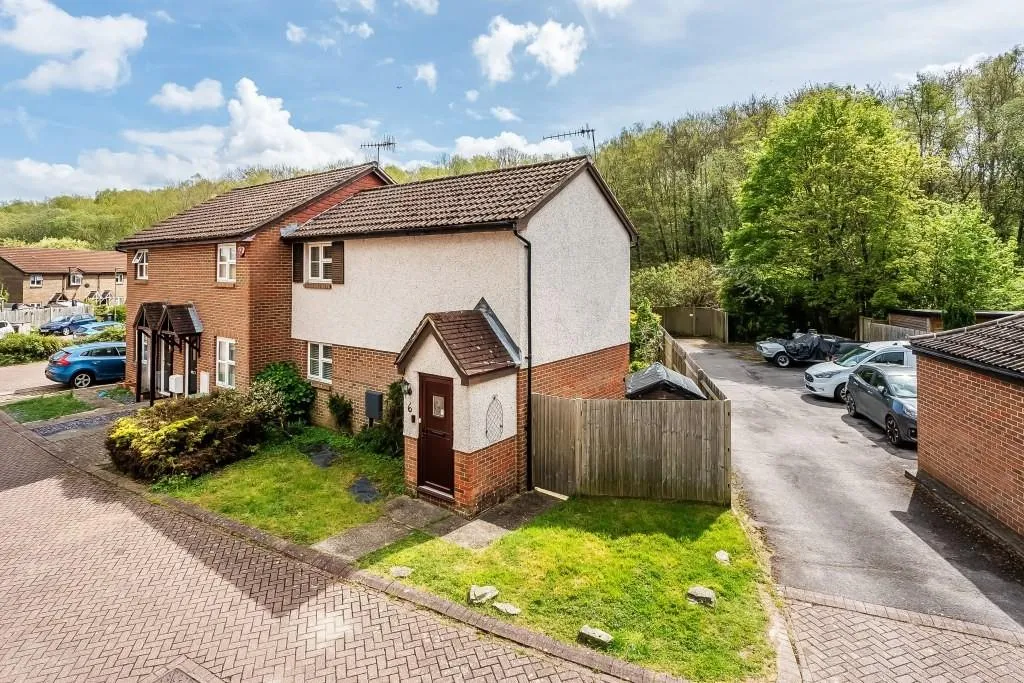 3 bed house for sale, Abinger Close, North Holmwood, RH5