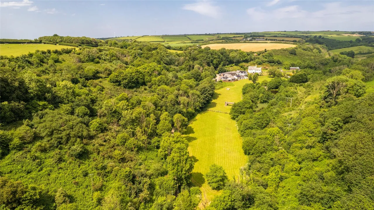 Seven Characterful Cottages & 4.5 Acres, West Down, photo 66